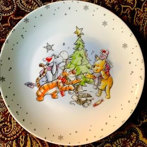 New Winnie the Pooh Holiday Dinner Plate